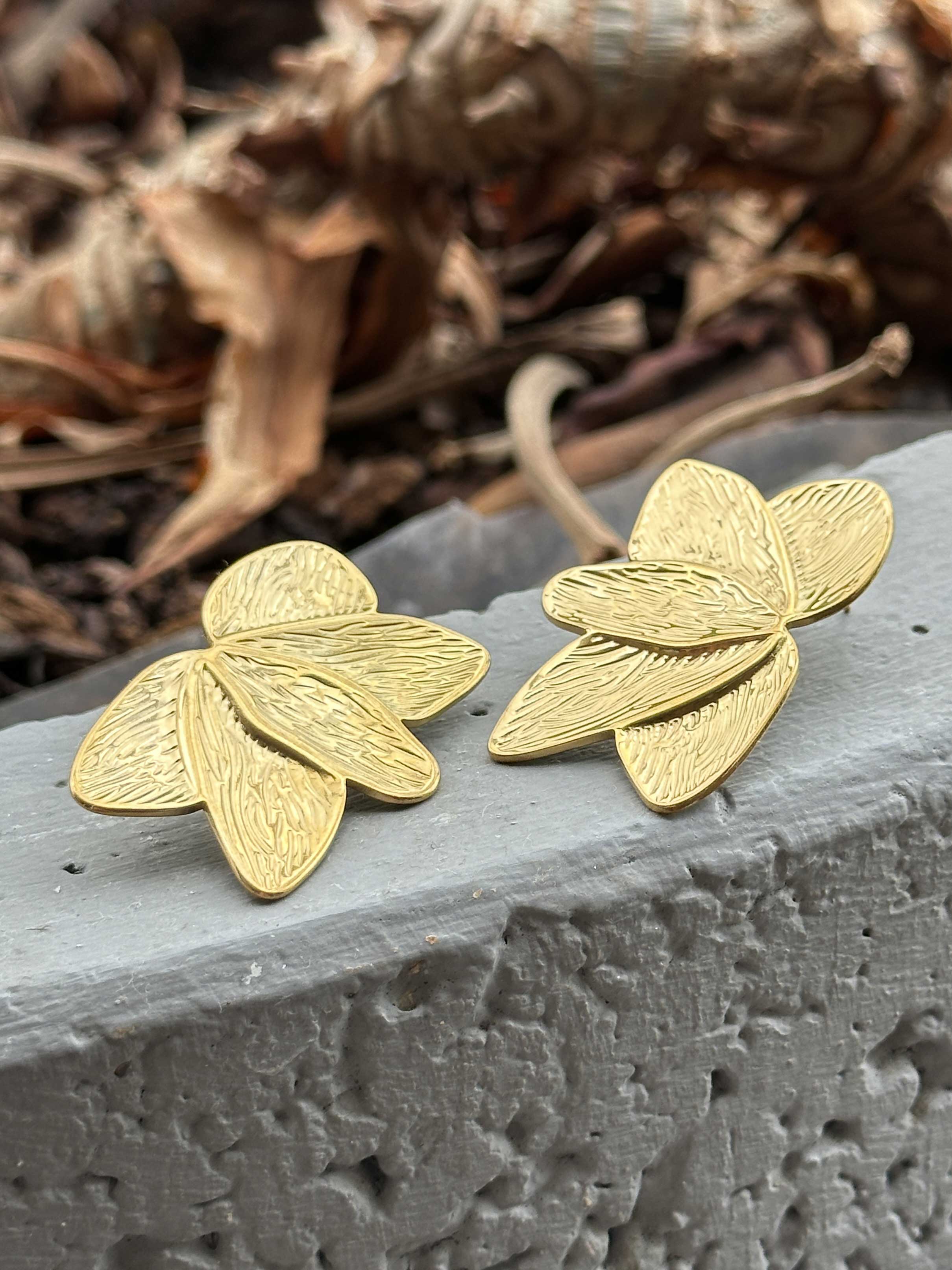 Eleanor - Guld blommörhängen